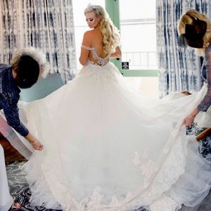 Dress Martina Liana, Skirt from the celebrity red carpet designer Zuhair Murad!